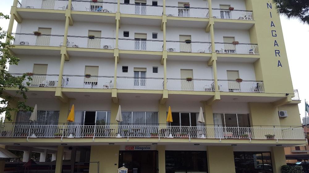 Hotel Ines Cesenatico Extérieur photo
