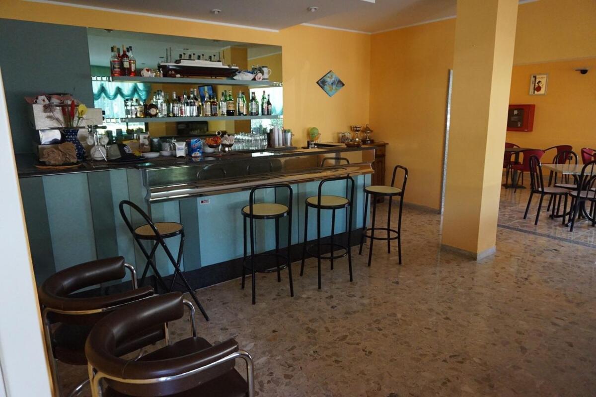 Hotel Ines Cesenatico Extérieur photo