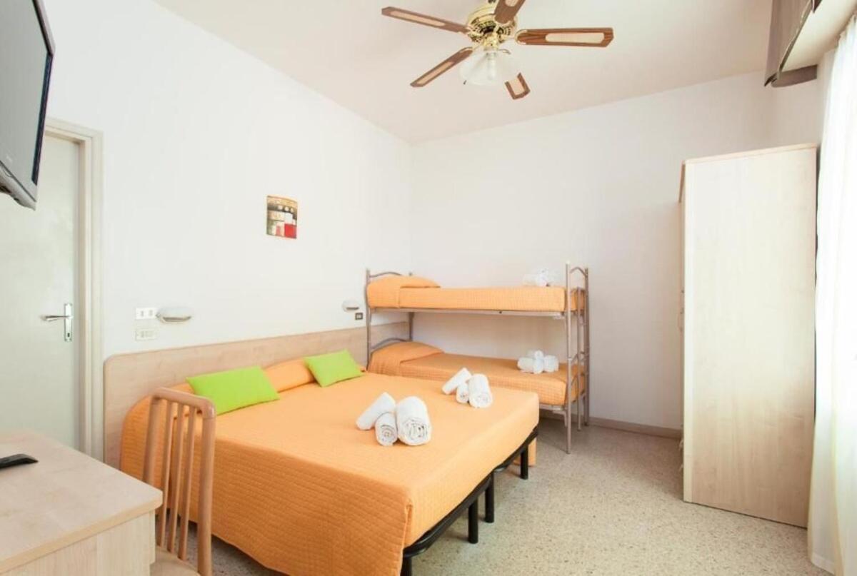 Hotel Ines Cesenatico Extérieur photo