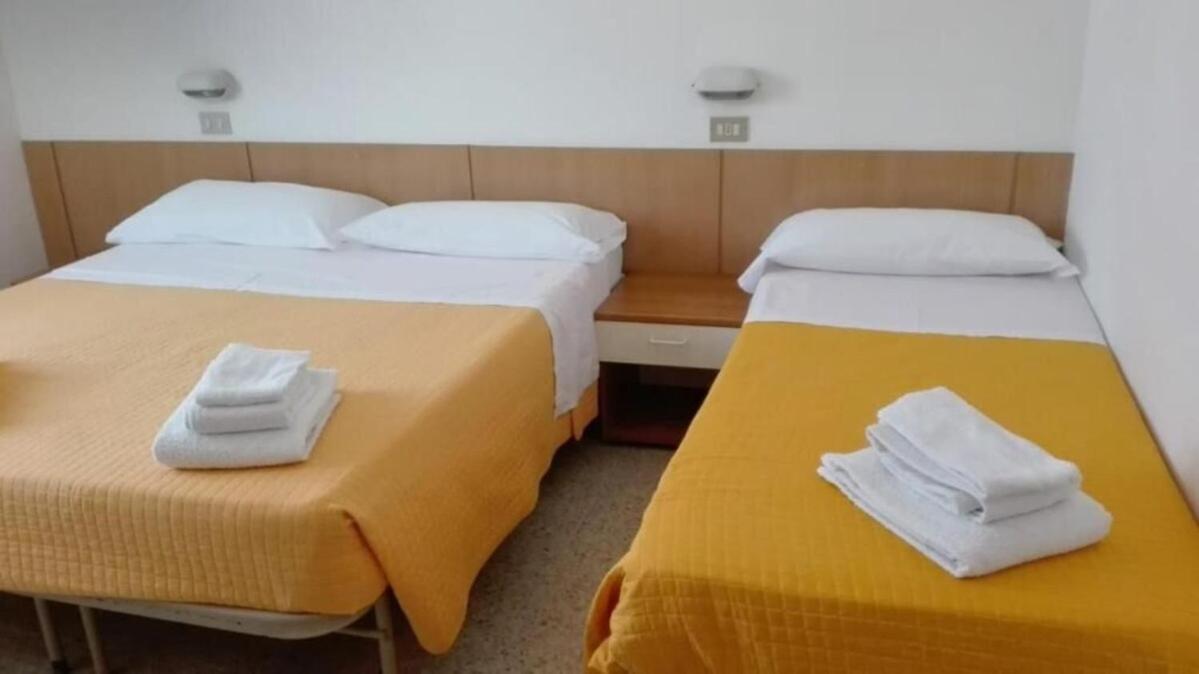 Hotel Ines Cesenatico Extérieur photo