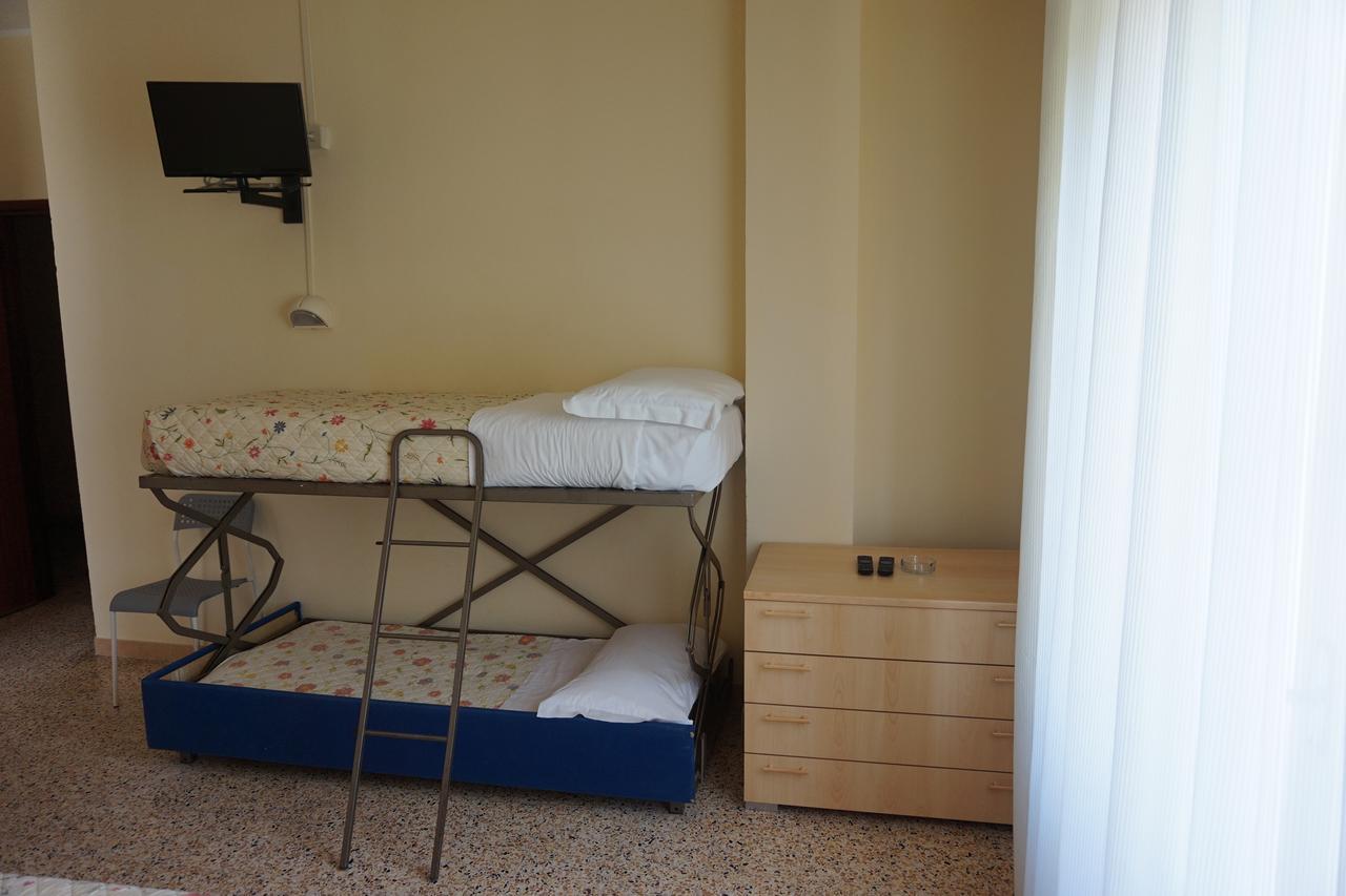 Hotel Ines Cesenatico Extérieur photo