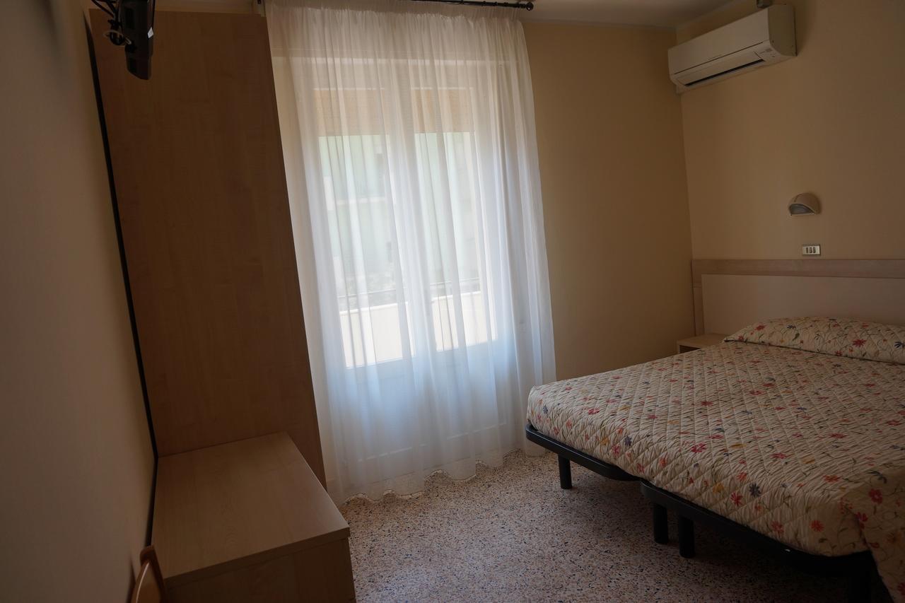 Hotel Ines Cesenatico Extérieur photo