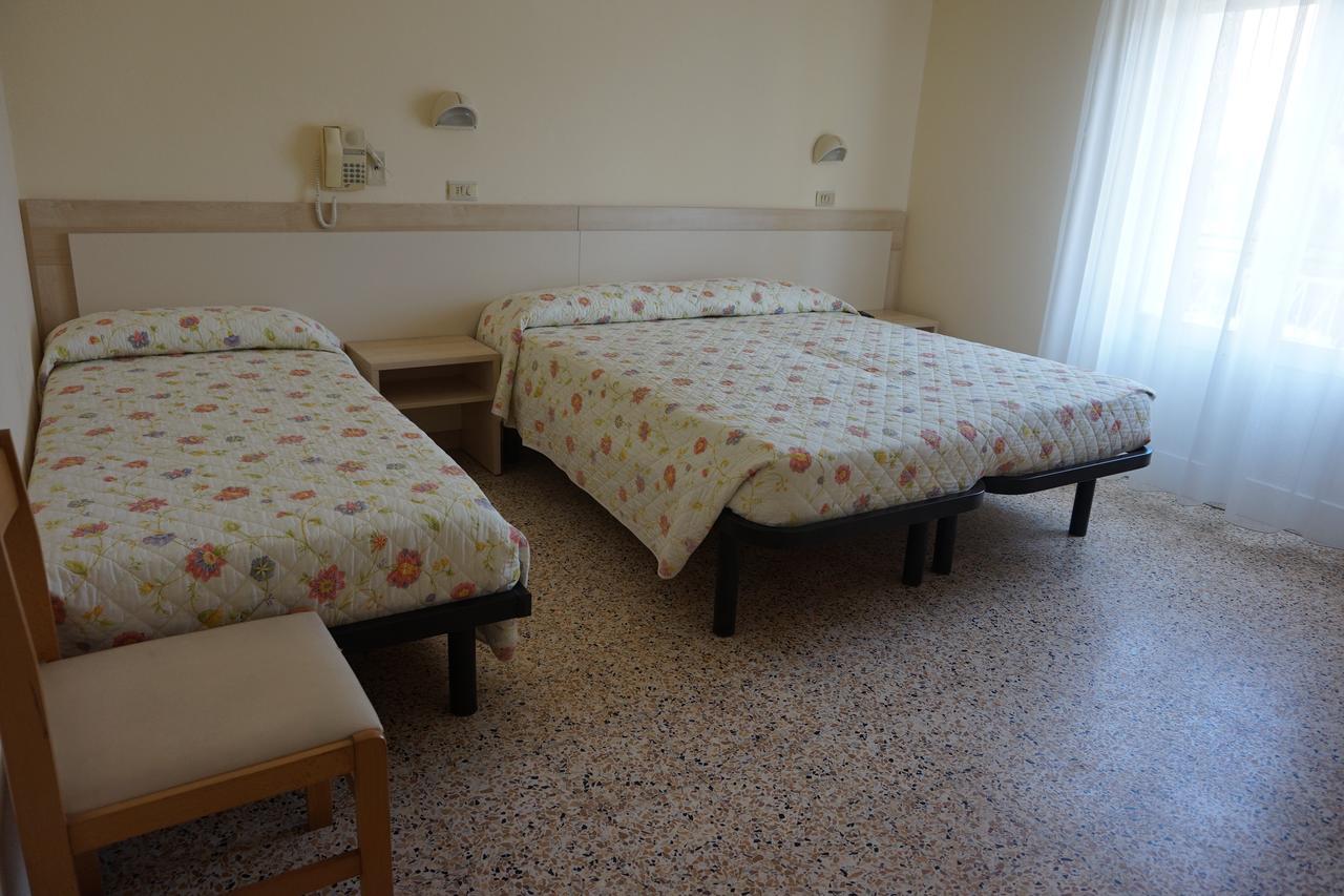Hotel Ines Cesenatico Extérieur photo